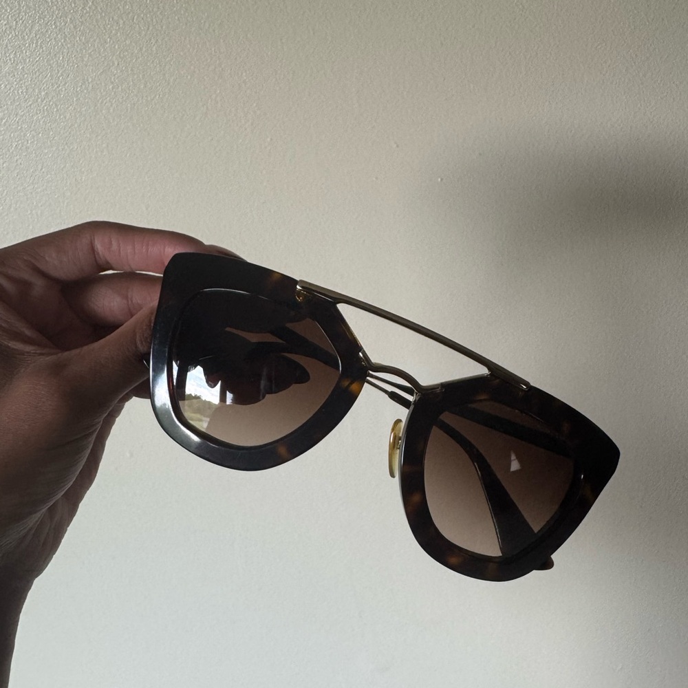 Prada vintage Chic Tortoise Shell Sunglasses
